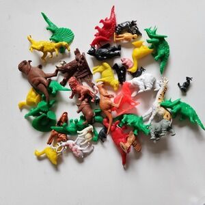 Lot of 35+ vtg Plastic Toy Figures Animals Dinosaurs‎ Zoo Farm